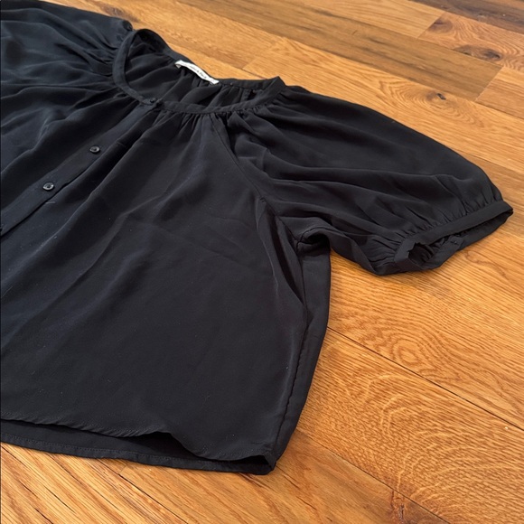 Button-Up Blouse - Picture 9 of 9